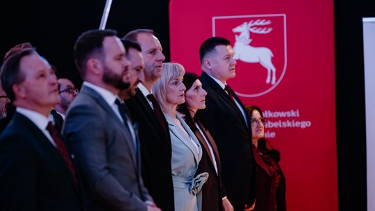 Gala 𝗝𝘂𝗯𝗶𝗹𝗲𝘂𝘀𝘇u 𝟯𝟬-𝗹𝗲𝗰𝗶𝗮 𝗭𝘄𝗶ą𝘇𝗸𝘂 𝗚𝗺𝗶𝗻 𝗟𝘂𝗯𝗲𝗹𝘀𝘇𝗰𝘇𝘆𝘇𝗻𝘆 Gala 𝗝𝘂𝗯𝗶𝗹𝗲𝘂𝘀𝘇u 𝟯𝟬-𝗹𝗲𝗰𝗶𝗮 𝗭𝘄𝗶ą𝘇𝗸𝘂 𝗚𝗺𝗶𝗻 𝗟𝘂𝗯𝗲𝗹𝘀𝘇𝗰𝘇𝘆𝘇𝗻𝘆